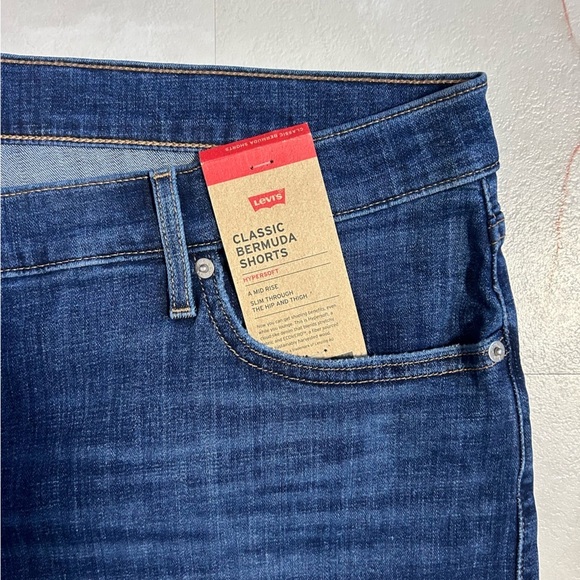 NWT Levis Bermuda Jean Shorts Denim Women's Size 20W Plus Size Rolled Cuff - Picture 4 of 4